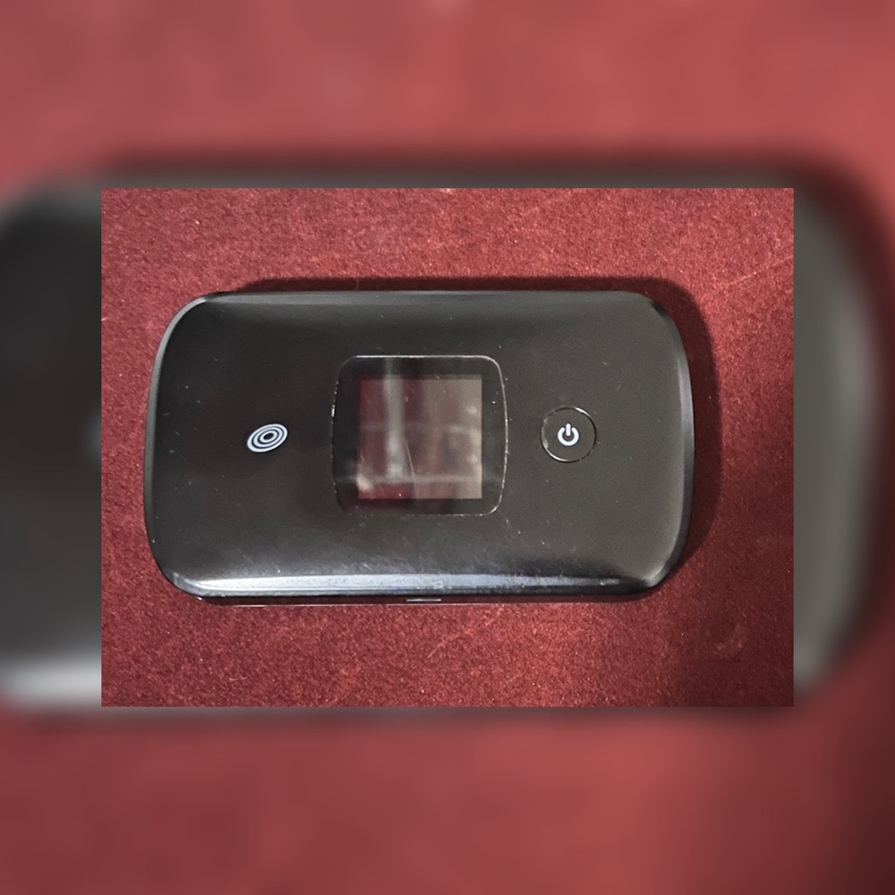 Moxee Straight Talk Prepaid 4G LTE Mobile Hotspot